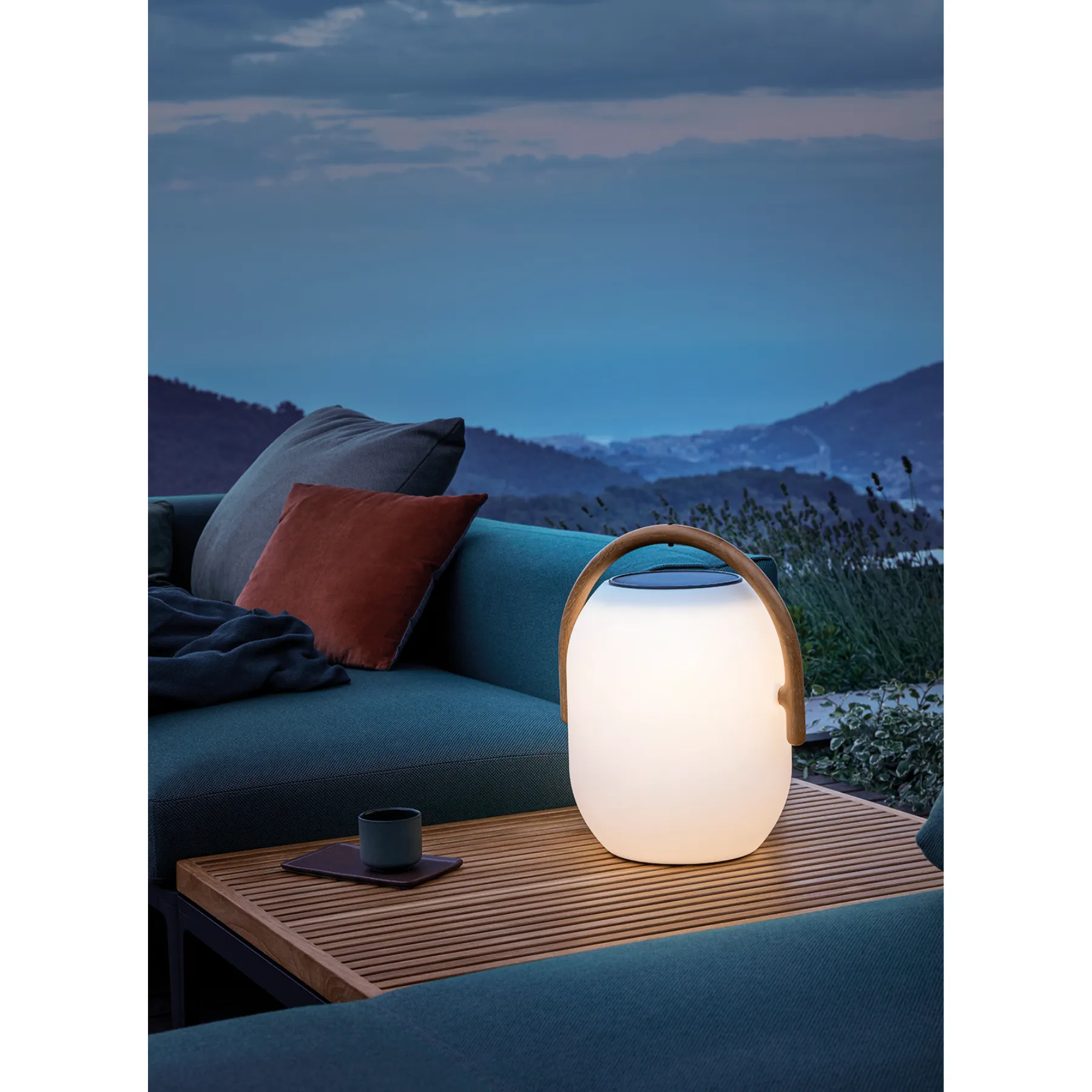 Gloster Cocoon Solar Lamp